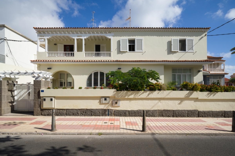 Exterior - Casanova Coliving