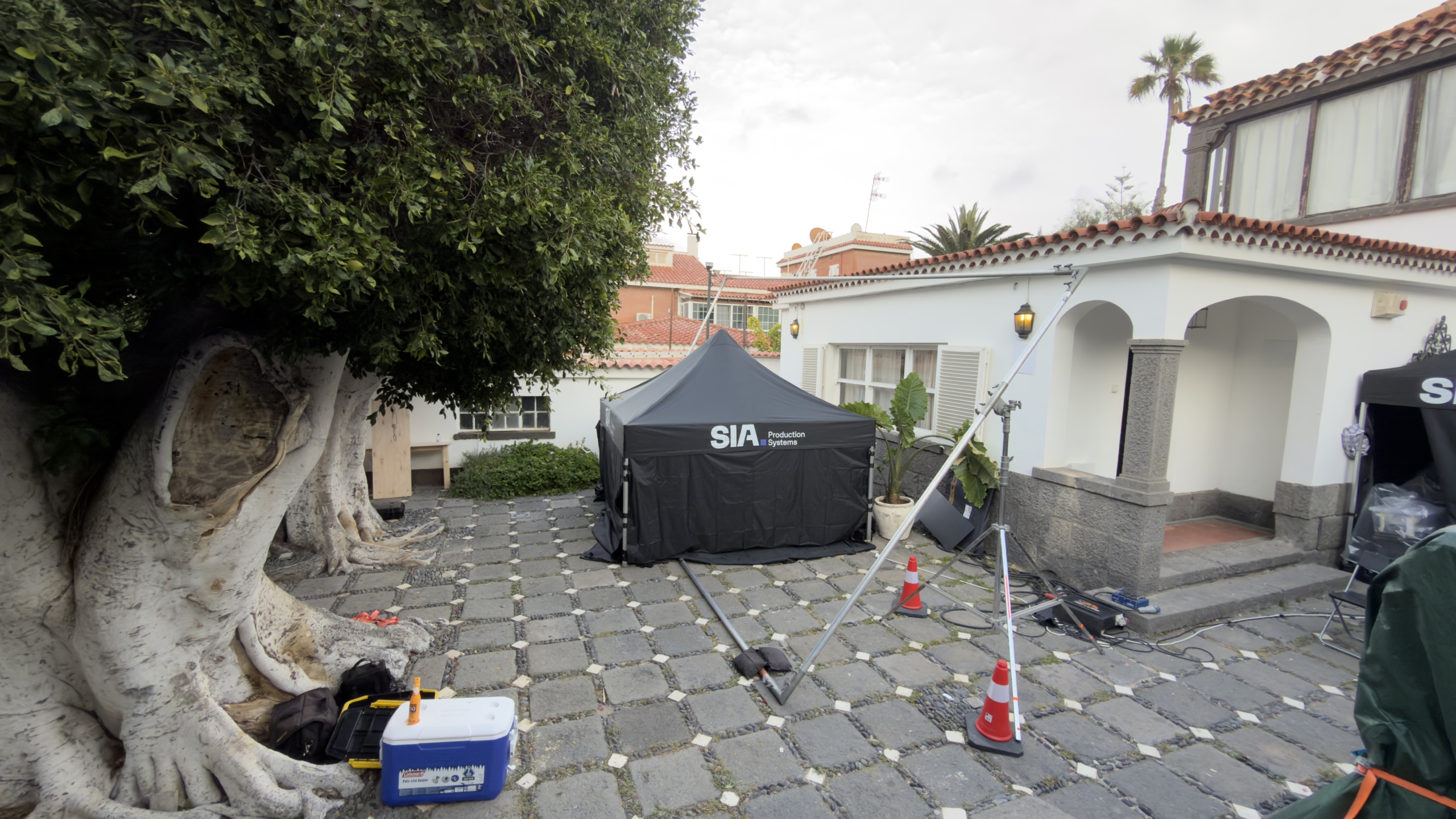 Mi Zona film crew shooting at repeople coliving Las Palmas de Gran Canaria