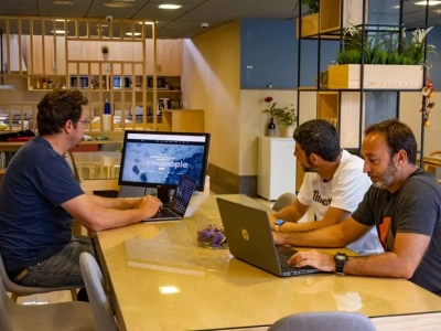 Coliving el cabo coworking work area